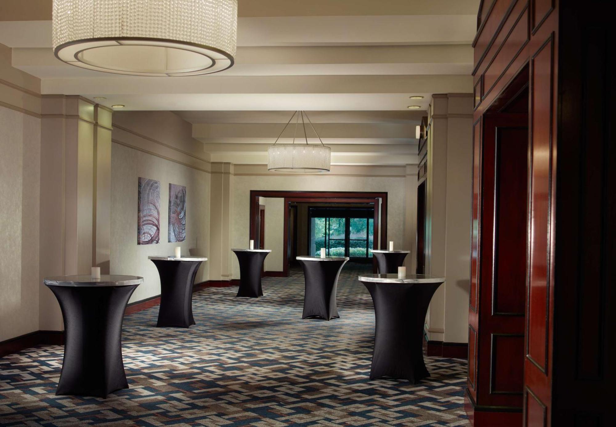Готель Hilton Atlanta Northeast Норкрос Екстер'єр фото