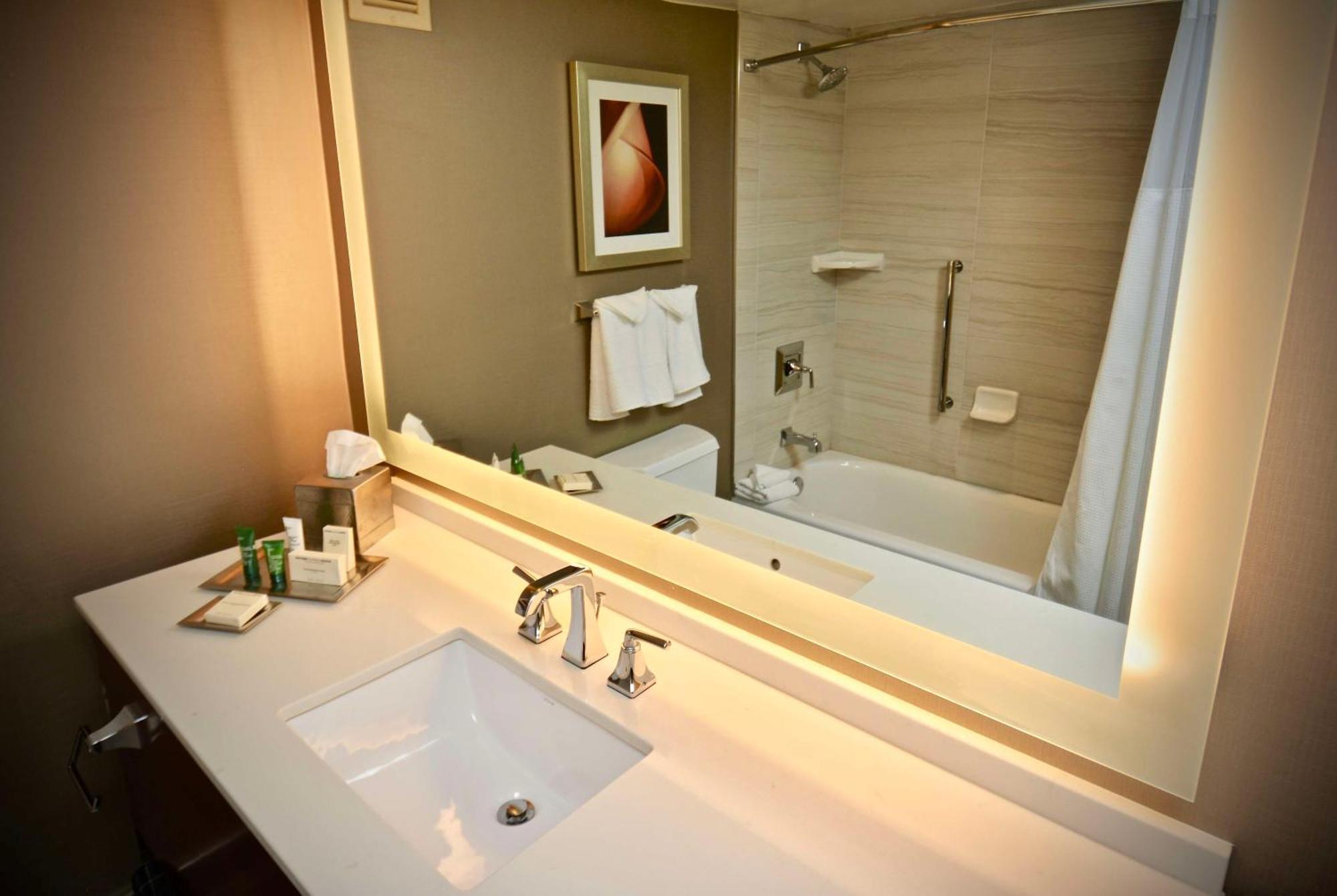 Готель Hilton Atlanta Northeast Норкрос Екстер'єр фото
