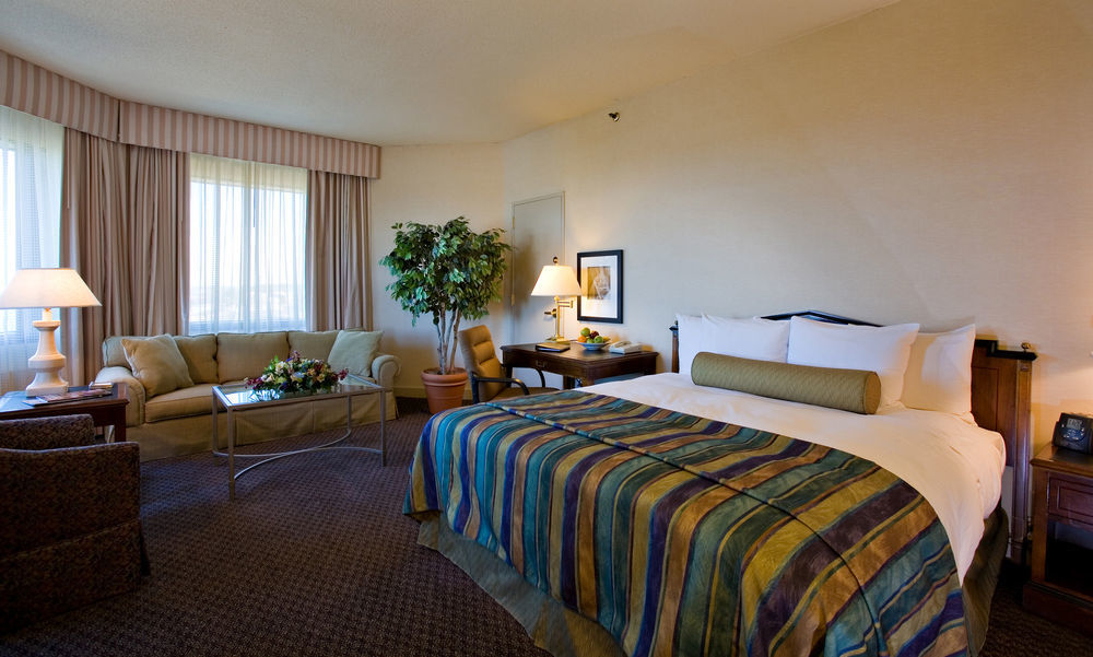 Готель Hilton Atlanta Northeast Норкрос Екстер'єр фото