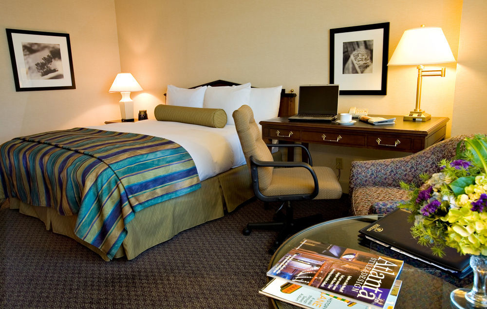 Готель Hilton Atlanta Northeast Норкрос Екстер'єр фото